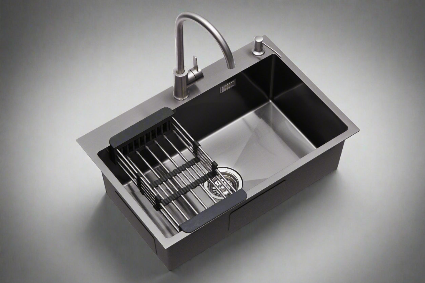 Single-bowl steel sink 68x45 cm from Velazo.