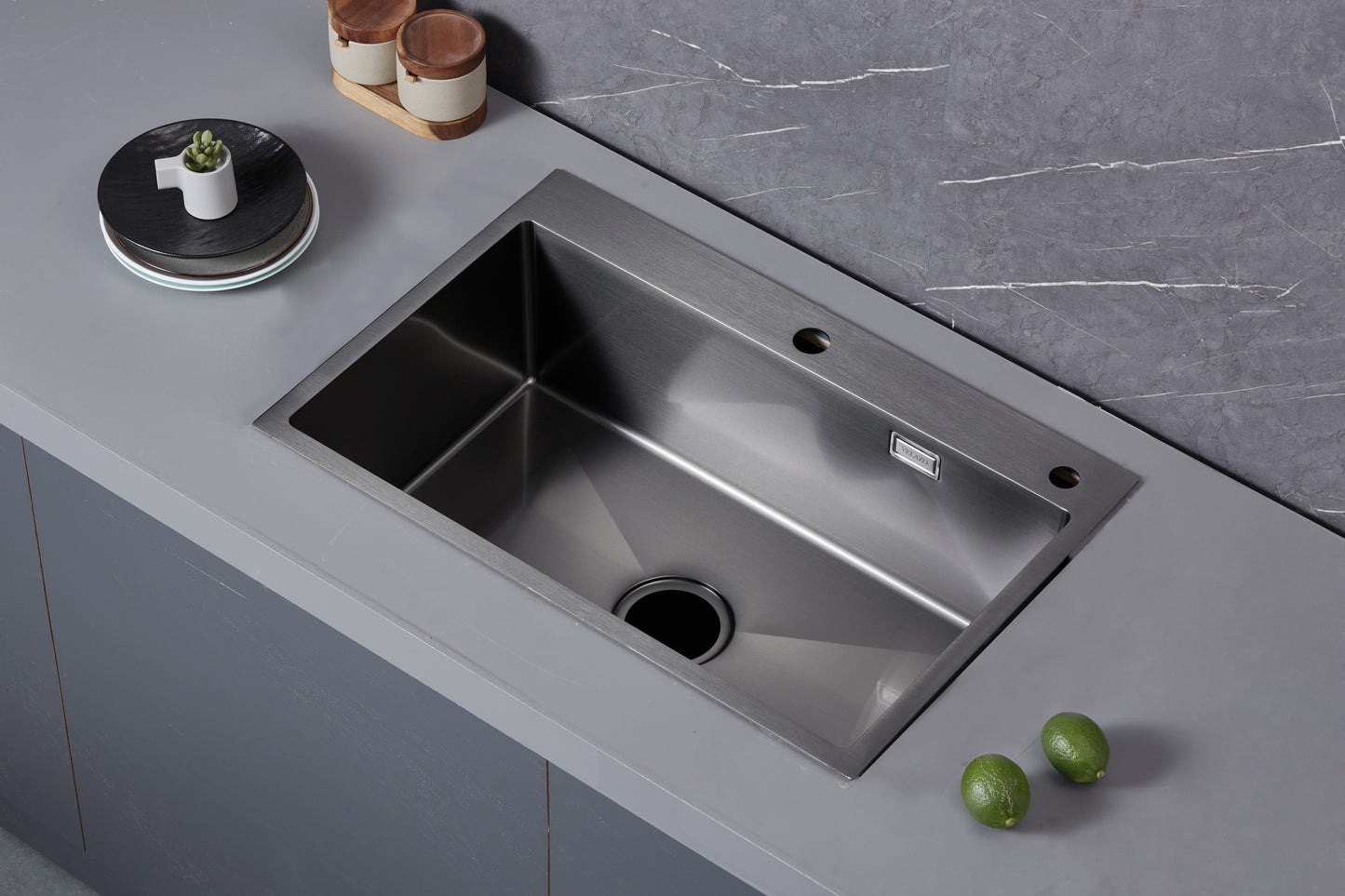 Single-bowl steel sink 68x45 cm from Velazo.